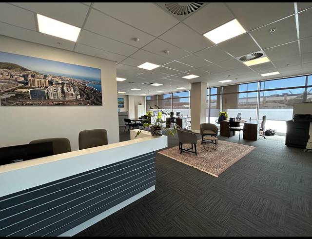 114M² BUILDING TO LET IN FORESHORE